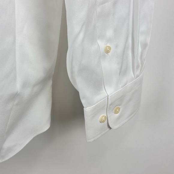 Men's Traditional Fit Non-Iron Casual Button Down Dress Shirt - Picture 7 of 7